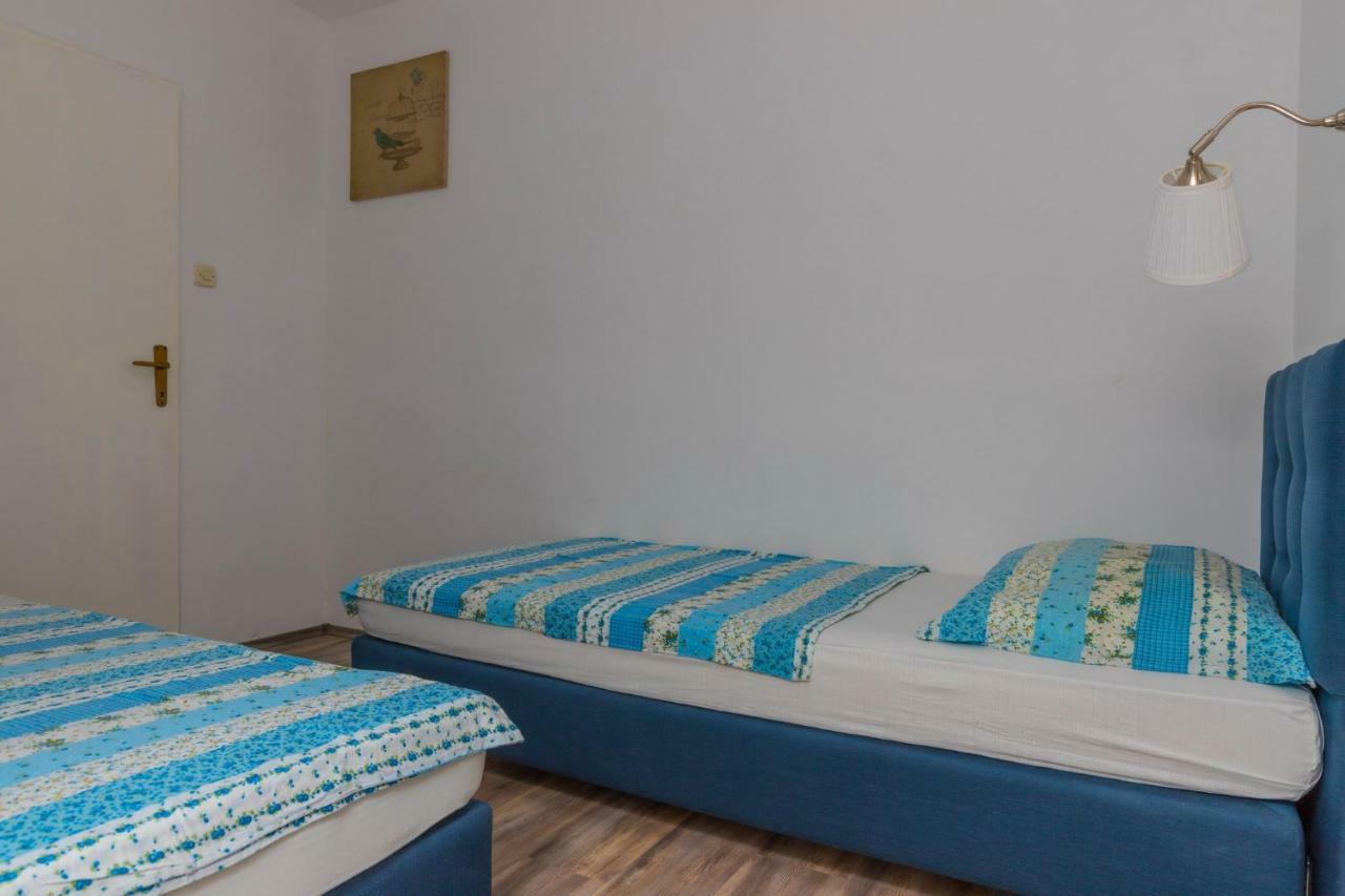 Apartments Maris Crikvenica Buitenkant foto